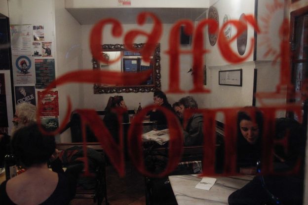 Festa e musica per la chiusura del "Caff&egrave; Notte"