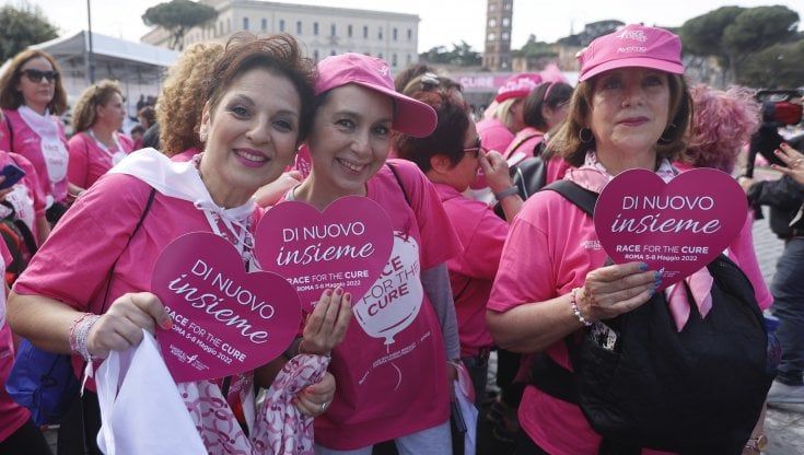 Race for the cure, si è conclusa la corsa per combattere il tumore al seno: "La prevenzione salva la vita"