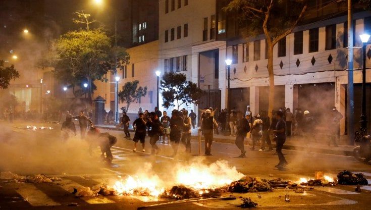 Perù, scontri dopo il golpe: quattro turiste italiane bloccate