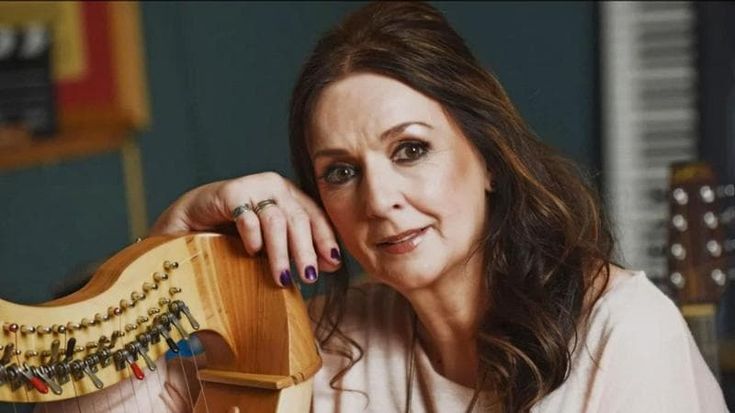 Moya Brennan, morta la voce dei Clannad e sorella di Enya
