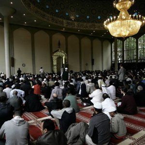 Bologna, candidato leghista lancia una legge popolare contro le moschee