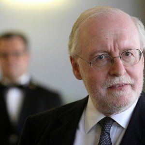 Gaetano Silvestri: "Niente equiparazioni o la Consulta dovrà bocciarla"