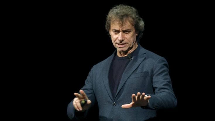 Napoli, tutti pazzi per Alberto Angela:“Vi racconto Giulio Cesare, la sua vita è un romanzo”
