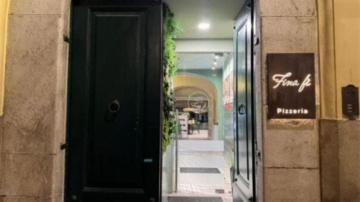 “Fina Fì”, fritti e champagne con la pizza viola di Sessa Aurunca