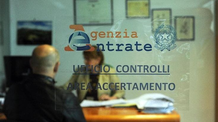 Le tute blu tartassate versano quasi il doppio di una partita Iva: le iniquità del Fisco
