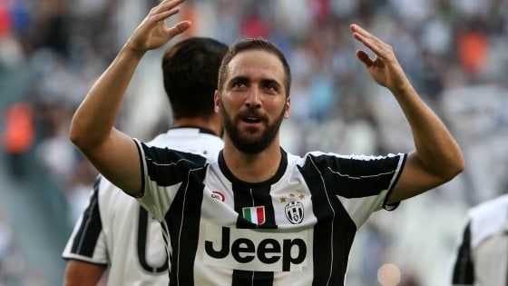 Litigi, ruggini e screzi la rottura coi compagni dietro l’addio del Pipita al Napoli