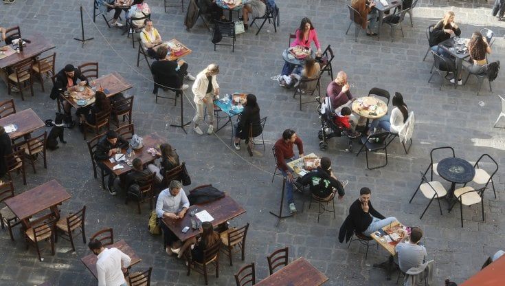 Domande dal 28 febbraio per i tavolini all’aperto. Semplificata la procedura