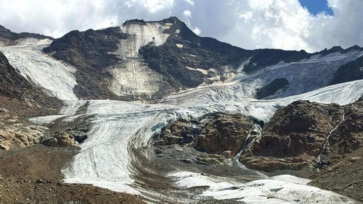 Lo Stelvio spera nel maltempo: il ghiacciaio rimane chiuso allo sci “fino a data da destinarsi”