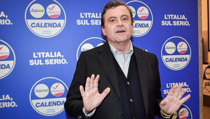 "Fuori contesto le bombe tra le canzoni": Carlo Calenda e il "no" all'intervento di Zelensky a Sanremo