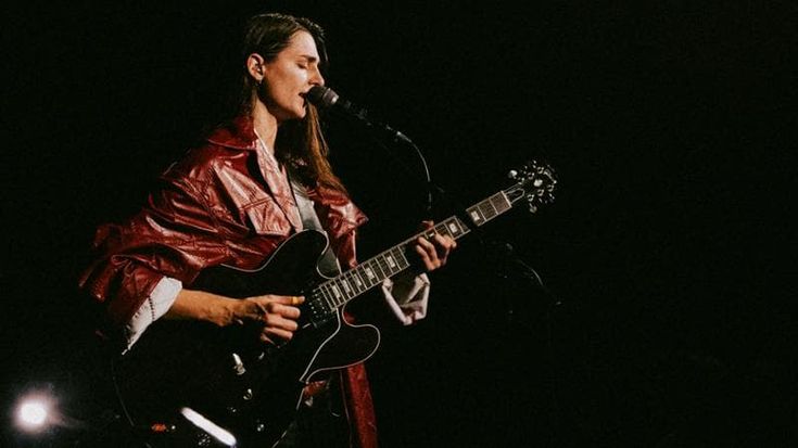 Doppio live per Emma Nolde: “La mia musica contro la paura”