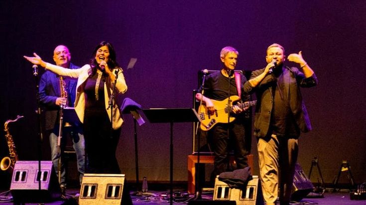 Al Teatro Puccini “Nero a metà experience”, omaggio a Pino Daniele dai suoi musicisti
