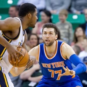 Basket, Nba: Bargnani ne fa 20 ma New York cade ancora, San Antonio stende Toronto