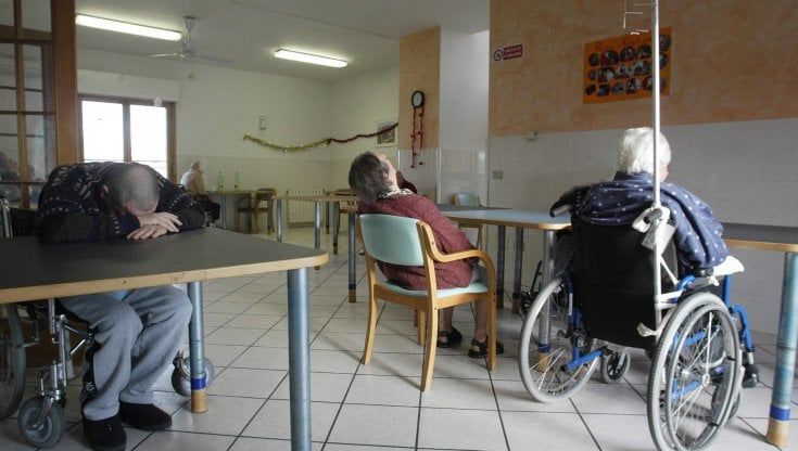 Toscana, visite in Rsa, falsa partenza, i gestori: " Mancano indicazioni chiare dalla Regione"