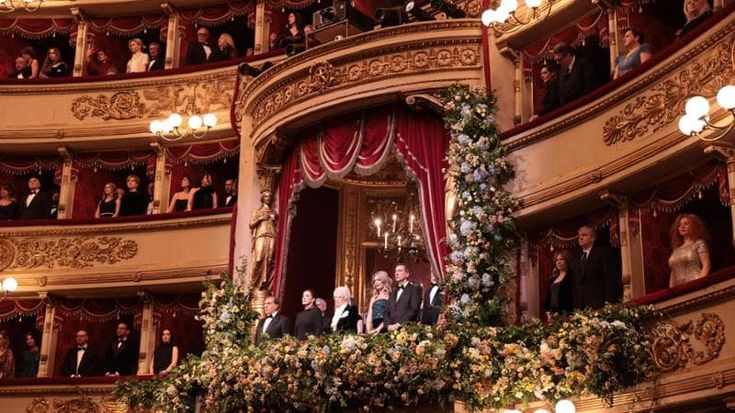 Alla Scala per una sera l’unità in tempi di crisi: “Dobbiamo abbassare i toni”
