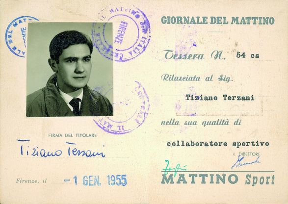 Nel cassetto di Terzani: passaporti e tessere, le chiavi del suo mondo
