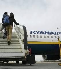 Ryanair, svolta low cost<br />secondo bagaglio in cabina