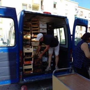 Bari, arrivano i frigoriferi solidali: sette postazioni per donare cibo ai bisognosi