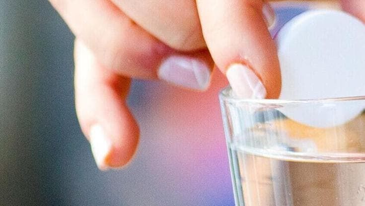 Covid, uno studio ‘fotografa’ come l’aspirina disinnesca il virus