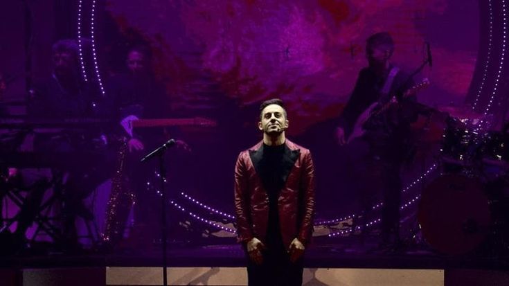 Francesco Cicchella: “Risate e sorprese al mio spettacolo”