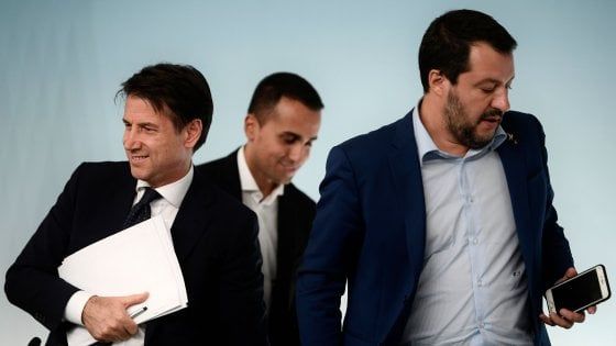 Crisi governo, media francesi: "La Lega potrebbe vincere, alleandosi con il piccolo partito fascista di Fratelli d'Italia"