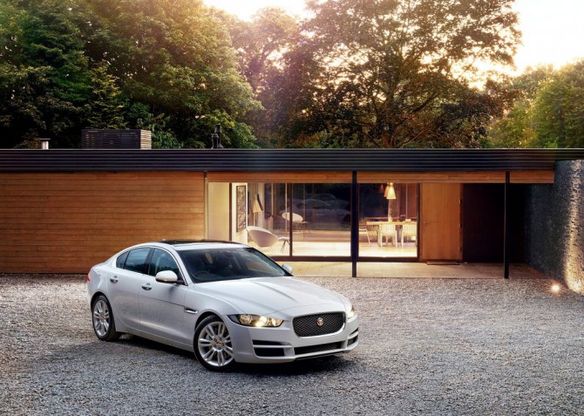 Jaguar XE