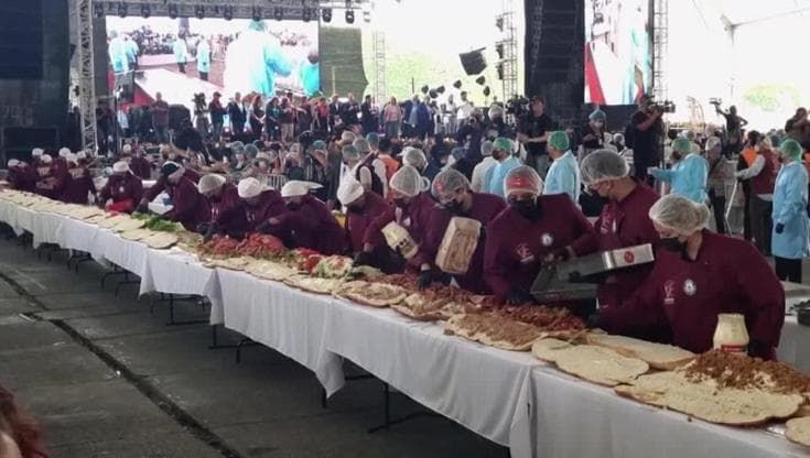 Messico, ecco il sandwich dei record: è lungo 100 metri