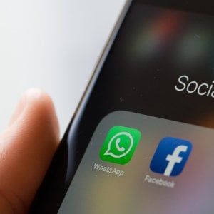 Adesca l'allieva via WhatsApp, maestro di ballo arrestato a Mazara