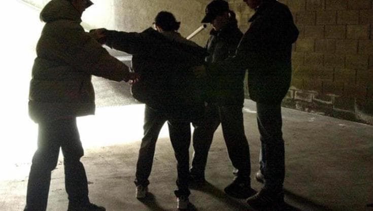 Mesagne, a 12 anni picchiato da gruppo di coetanei: “Con un amico ha violentato ragazza di 13 anni”
