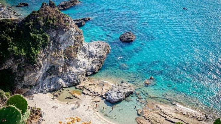 La Calabria per tutte le stagioni: mare, borghi, trekking e itinerari tra Serre e Aspromonte