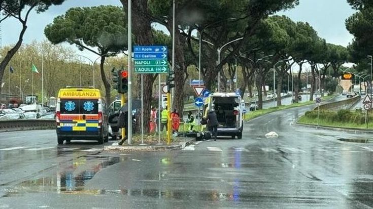 Incidente sulla Colombo, scontro tra un’auto e uno scooter: ferita una donna