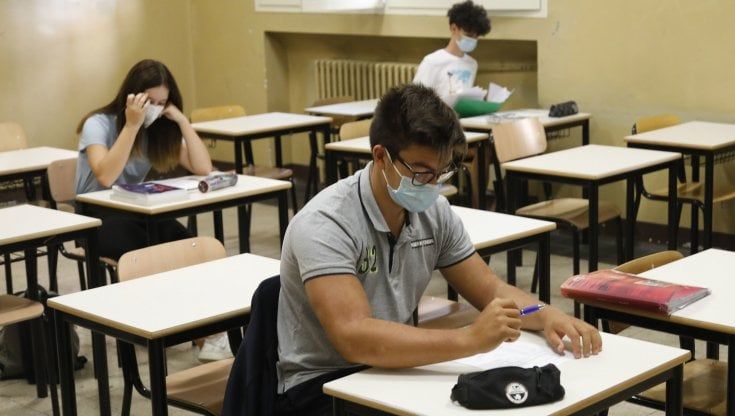 Scuola, in Puglia didattica a distanza su richiesta per tutti dal 7 gennaio: verso ordinanza anche per le superiori