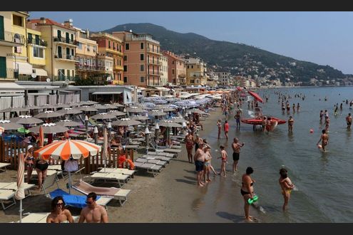 Alassio La Spiaggia è Ristretta Il Mare Sfratta Gli