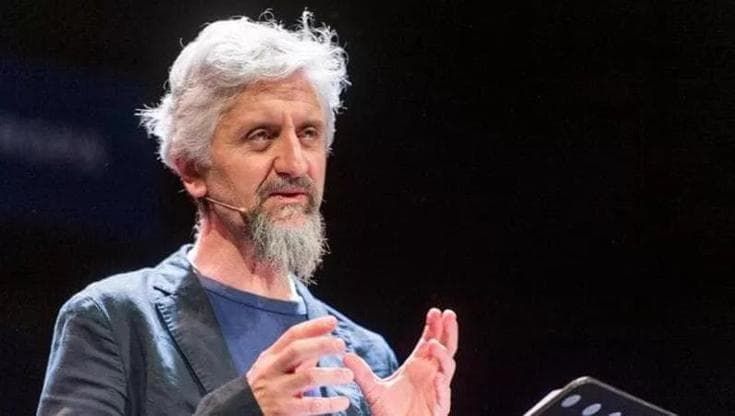 Ponticelli, Ascanio Celestini dialoga con Cesare Moreno al liceo Calamandrei