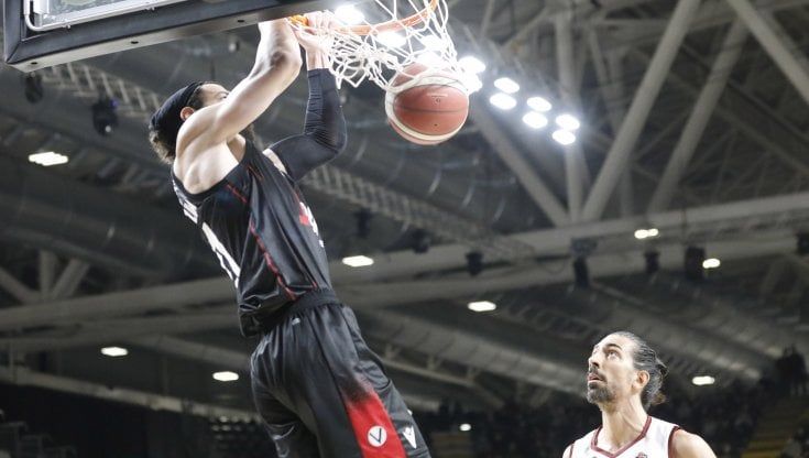 Basket, EuroCup: la Virtus Bologna passeggia in Grecia, 61-83 a Patrasso. Venezia ancora ko