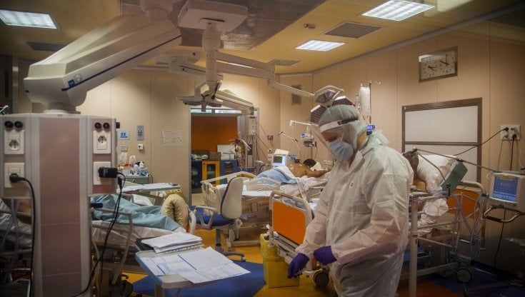 Coronavirus, oggi nel Lazio 2509 nuovi casi. Scende sotto il 9% il rapporto tra positivi e tamponi