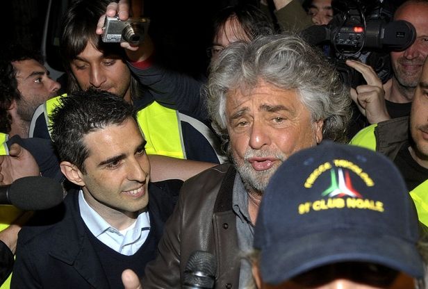M5s, Pizzarotti e Grillo: dal trionfo all'addio