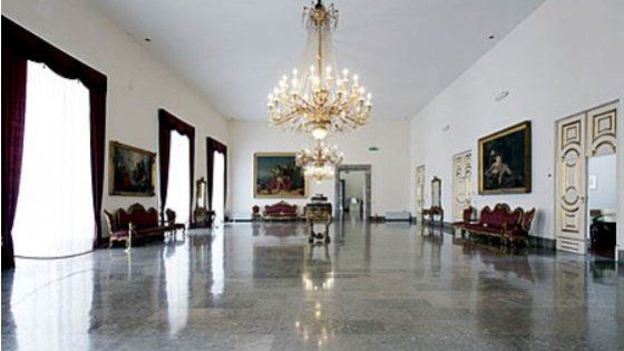 Dopo Pompei, Renzi sceglie la Reggia di Caserta e apre le nuove sale degli Appartamenti reali