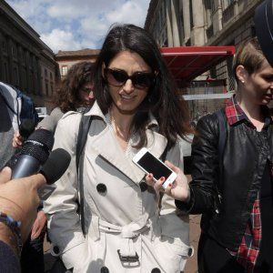 Comunali, Raggi: "Giachetti vecchio, Meloni riciclata. Chi li vota è complice dell'ennesimo scempio"