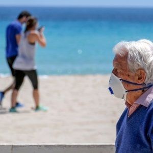 Marsala, obbligo di indossare la mascherina persino in spiaggia