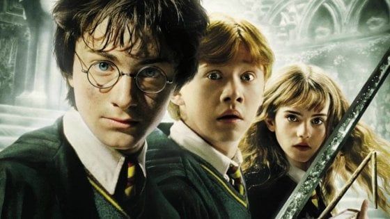 La magia della madre di Harry Potter: Rowling invia libri del maghetto a una bimba di Aleppo