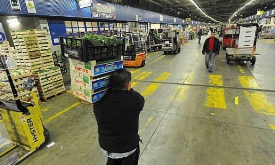 Lotta al lavoro nero agli ex Mercati generali