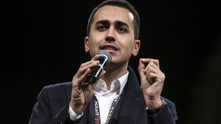 Un regalo per Luigi Di Maio: "I Promessi Sposi"
