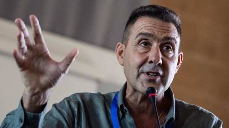 Vannacci, le donne senza gonne e quel confine sottile chiamato civiltà
