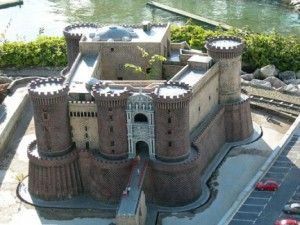 Incisioni medievali scoperte<br />al Maschio Angioino<br /><br />&nbsp;