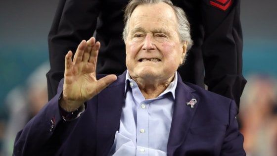 George H.W. Bush nuovamente ricoverato