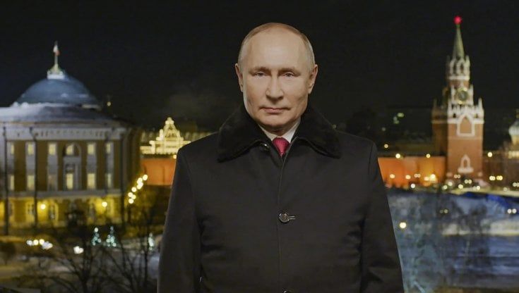Russia, discorso di Putin dopo la telefonata con Biden: "Abbiamo difeso con fermezza i nostri interessi"