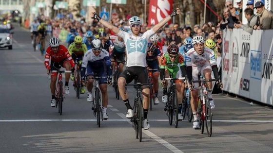 Ciclismo, Settimana Coppi&Bartali: sprint di Lawless, Rosa ancora leader