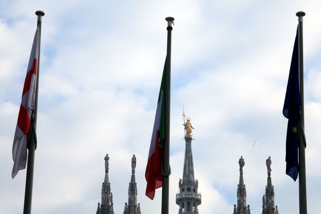 Milano, 500 bandiere per 'vestire' la citt&agrave; dell'Expo