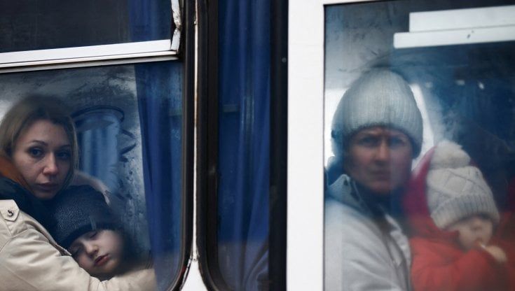 Nascere in guerra in Ucraina: "Anomalie nelle funzioni vitali, così i neonati sentono le bombe"