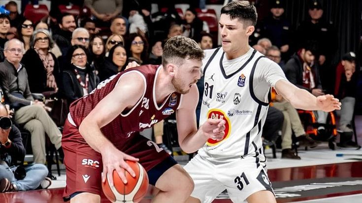 Trapani Shark dieci e lode, ma Antonini arriva quasi alle mani con un tifoso: battuta Udine 91-73